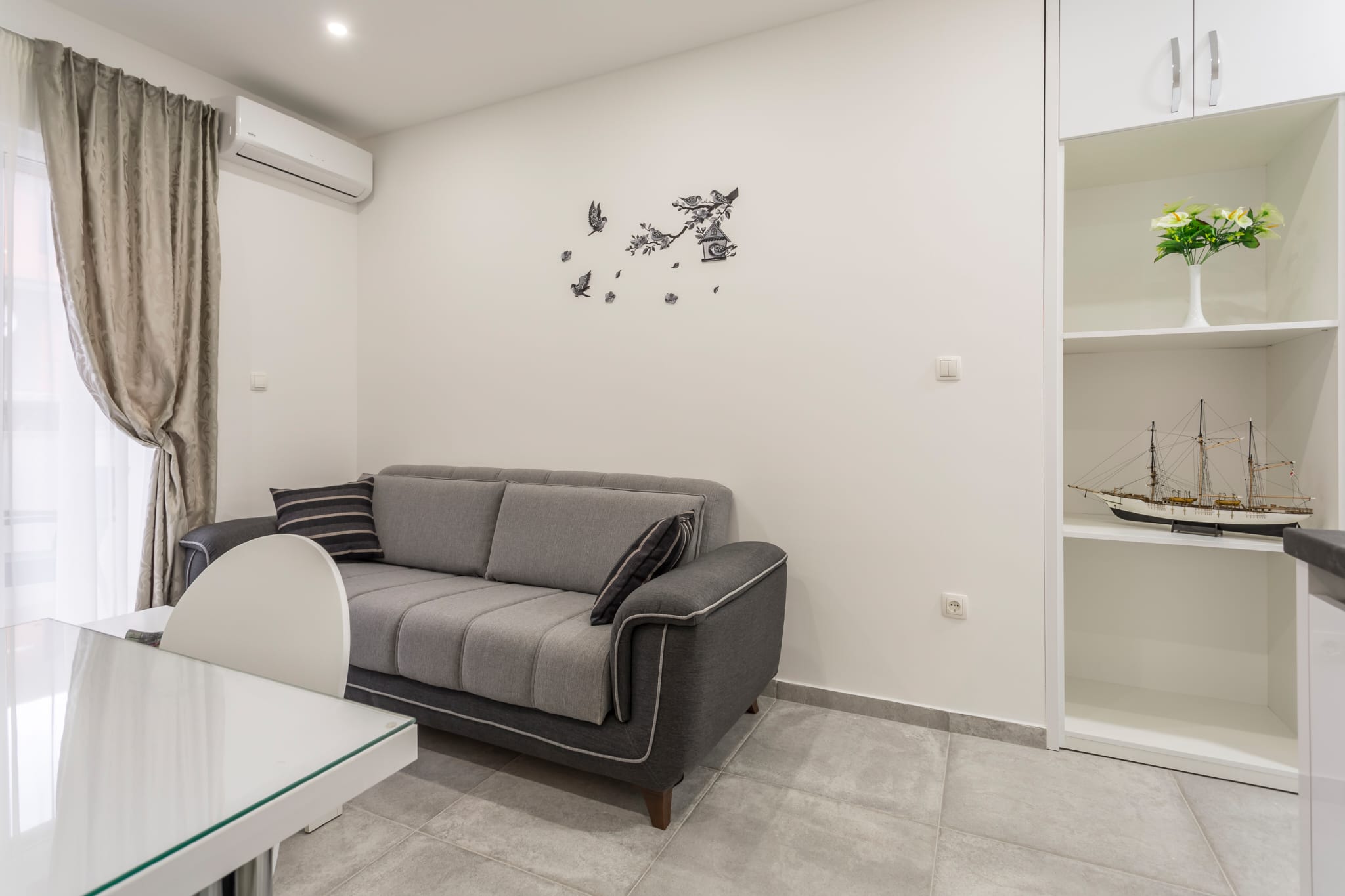 More photos of the apartment